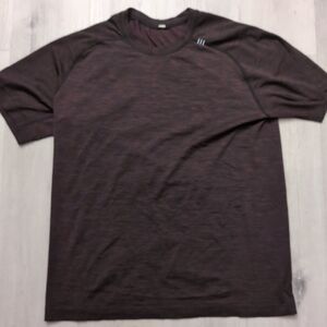 Lululemon Metal Vent Tech Short Sleeve Shirt Mens Horizontal Stripped Pattern